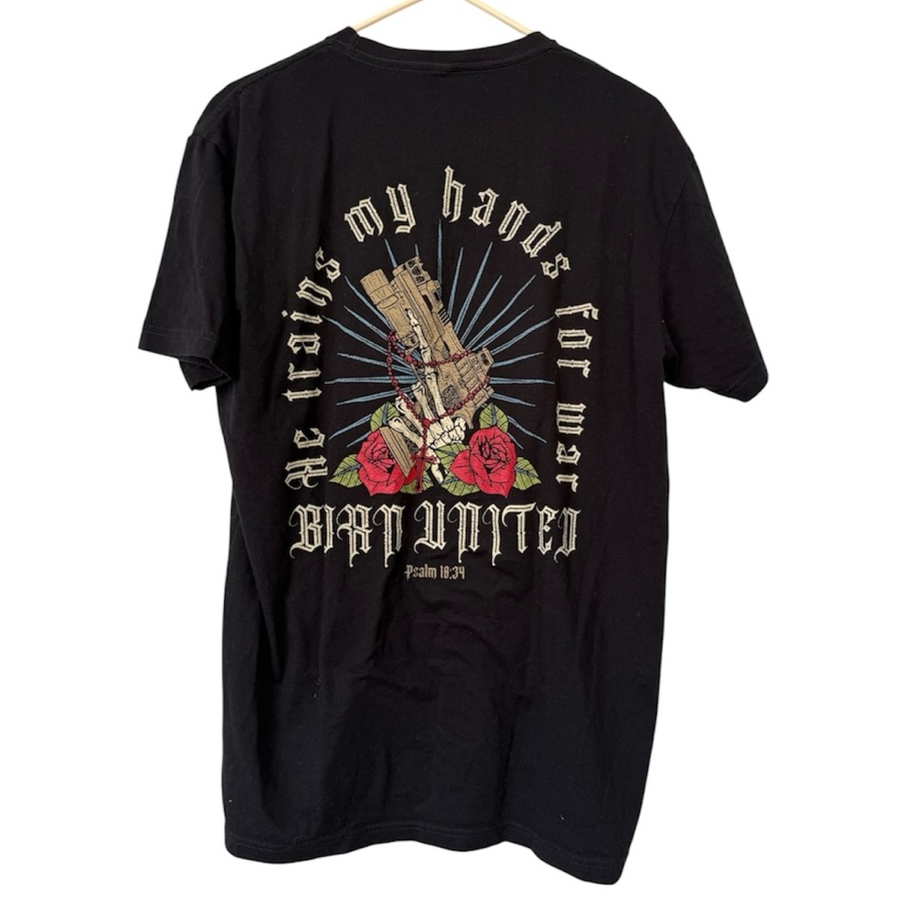 Born United Black Rose Graphic Tee psalm 18:34 Large War Hands Skeleton Pistol